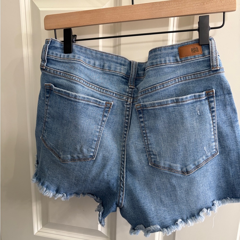 RSQ Vintage High Rise Denim Button Fly Shorts. Size 9/29 juniors - Picture 5 of 9